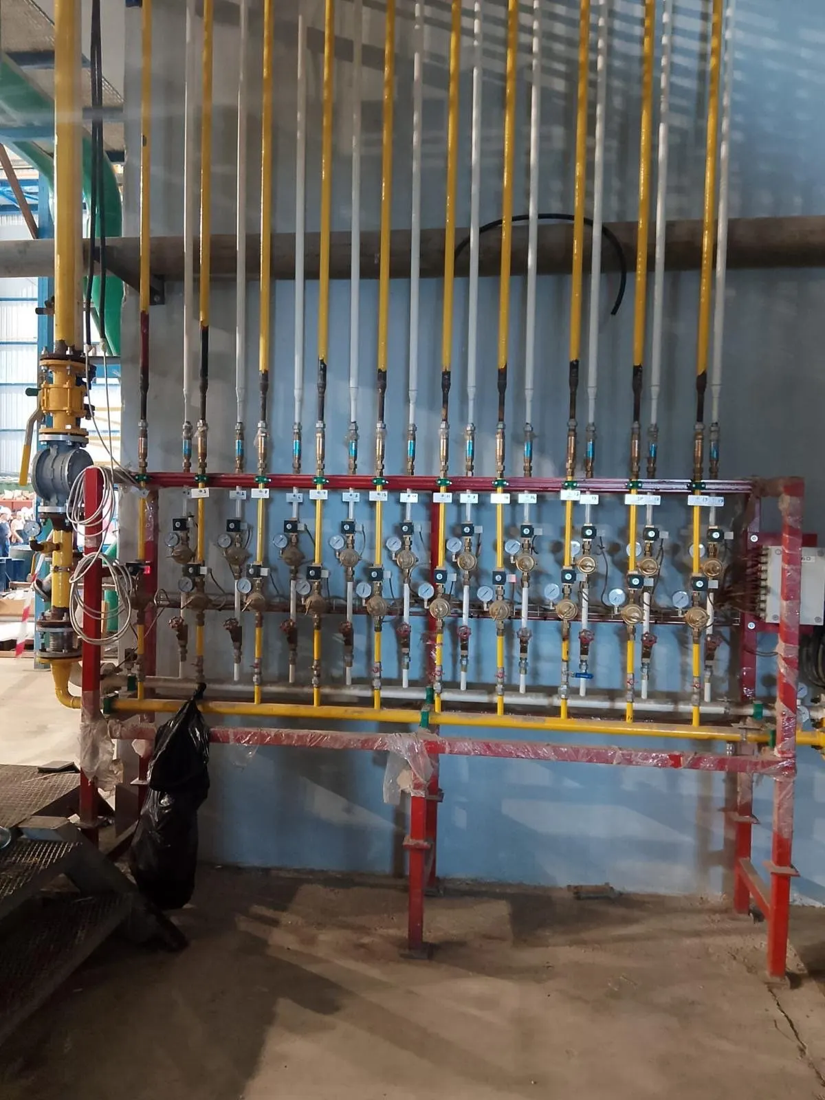 Çoklu tüketim noktası gaz dağıtım manifoldu