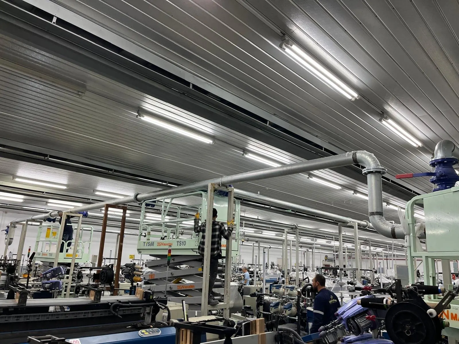 Üretim holünde proses ve yardımcı hatlar